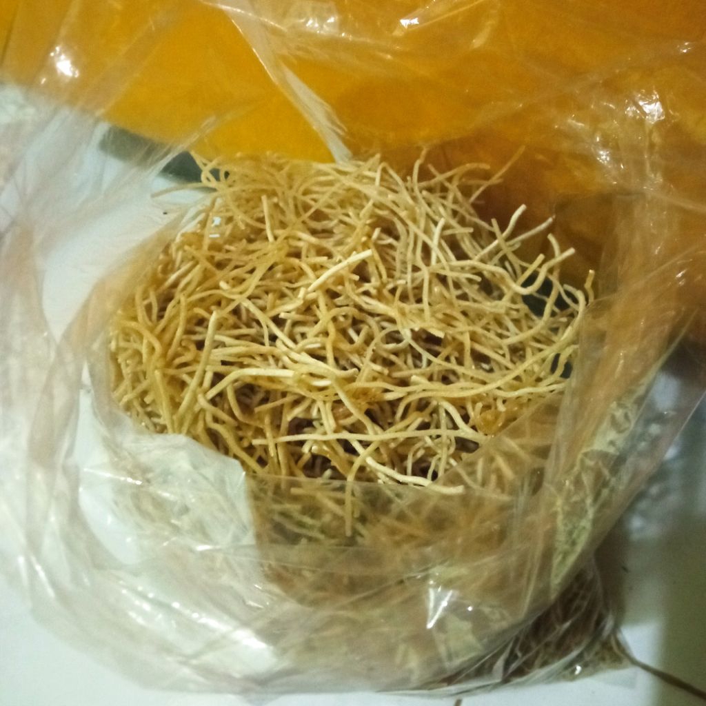 

Patahan Mie Lethek Cap Garuda kemasan ½kg