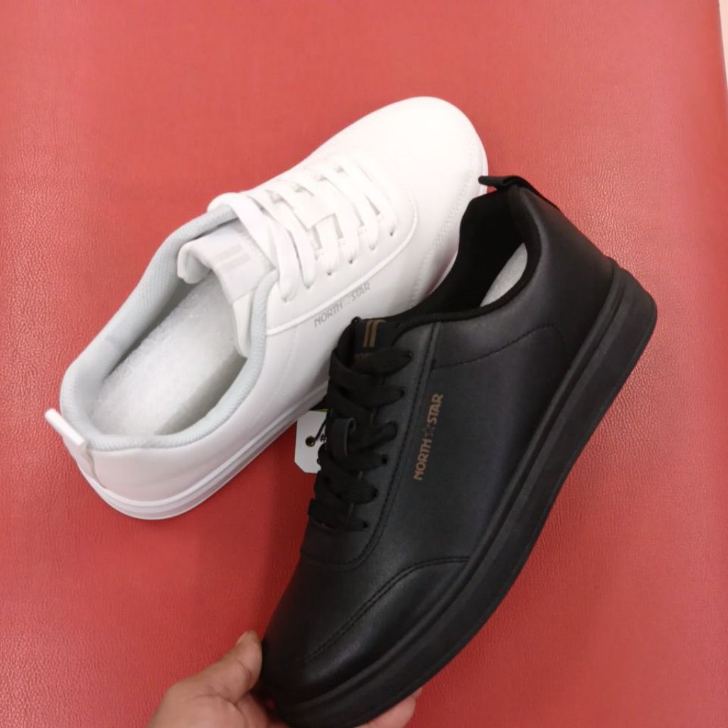 sneaker north Star putih dan hitam
