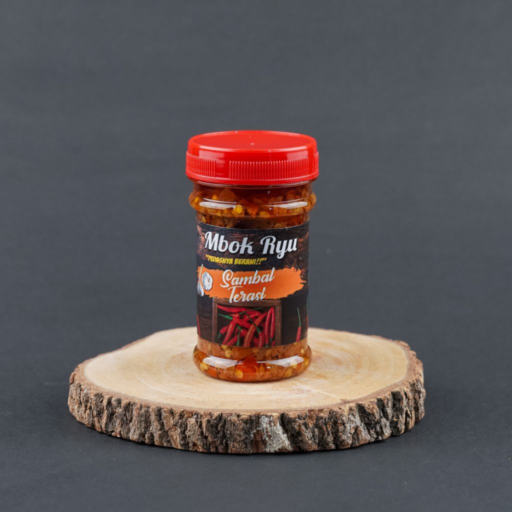 

Sambal Terasi. Isi bersih 140 gram. Awet 1 bulan di suhu ruang dan 3 bulan di lemari pendingin. pengiriman dari Jogja.