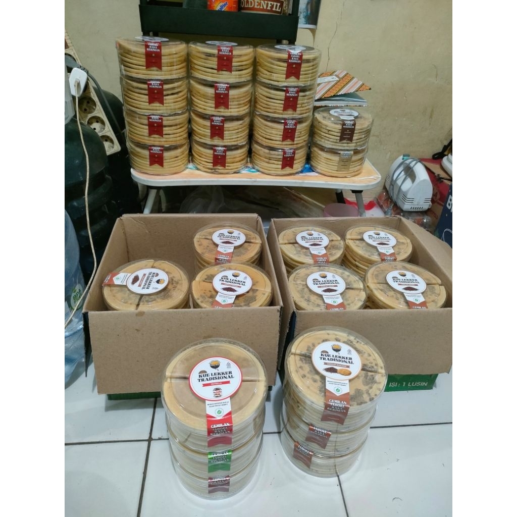 

Paket kue Lekker