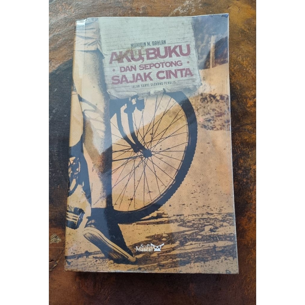 Aku Buku dan Sepotong Sajak Cinta