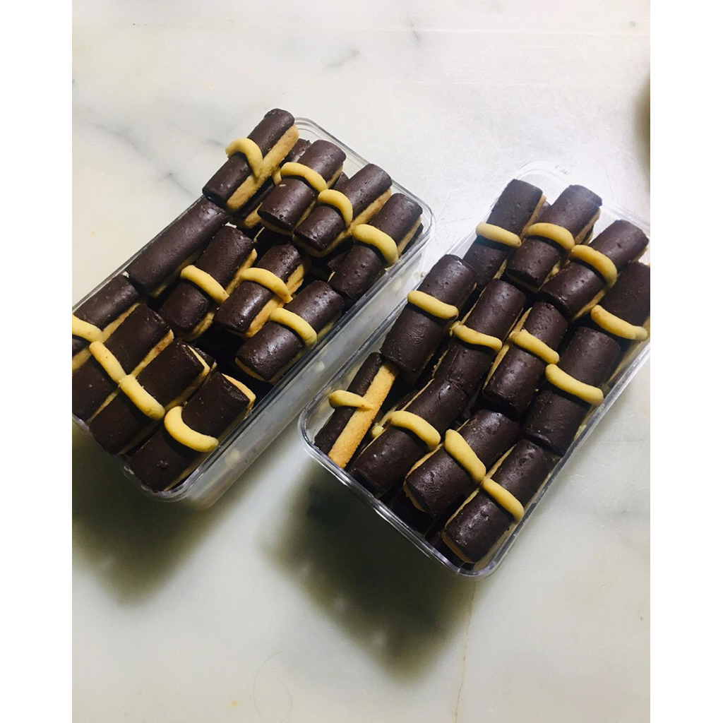 

Chocolate Stick Cookies