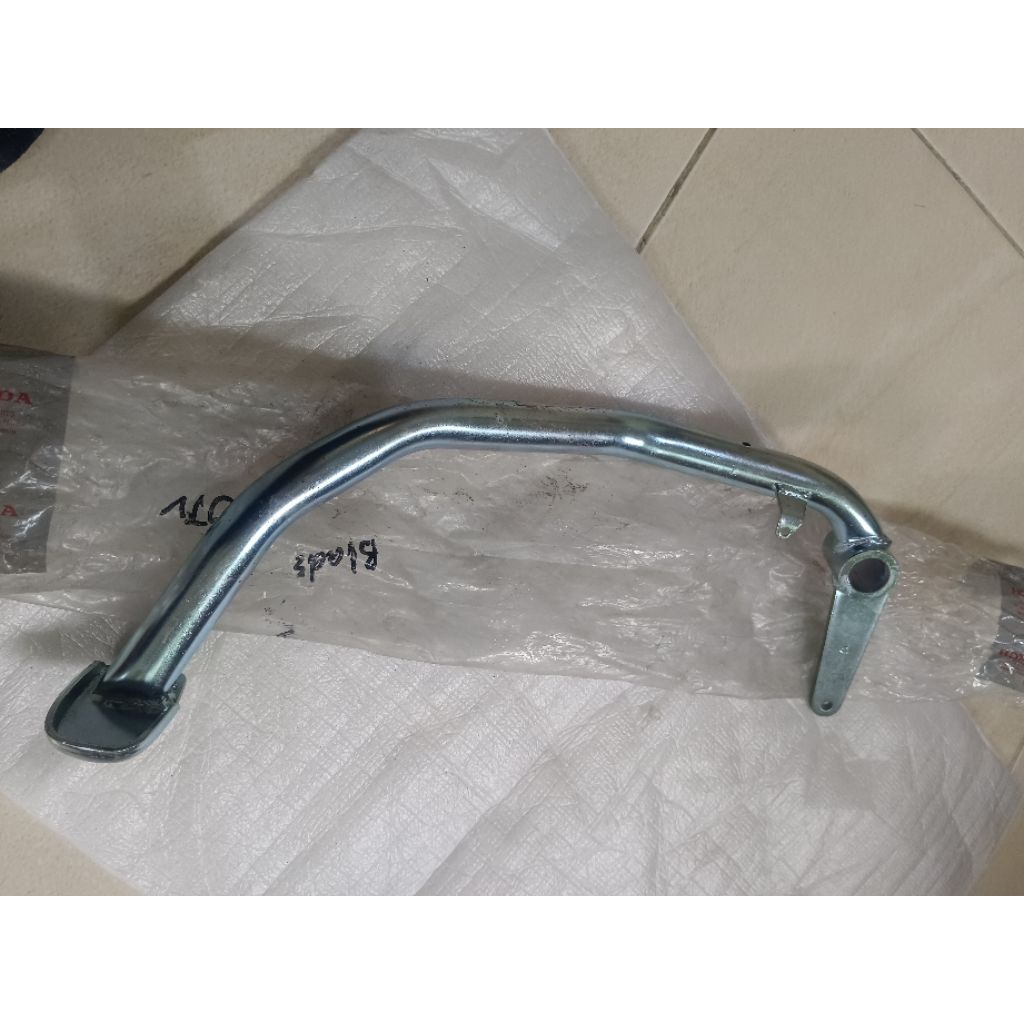 pedal rem belakang honda BLADE original AHM kode part 46500-KWB-920