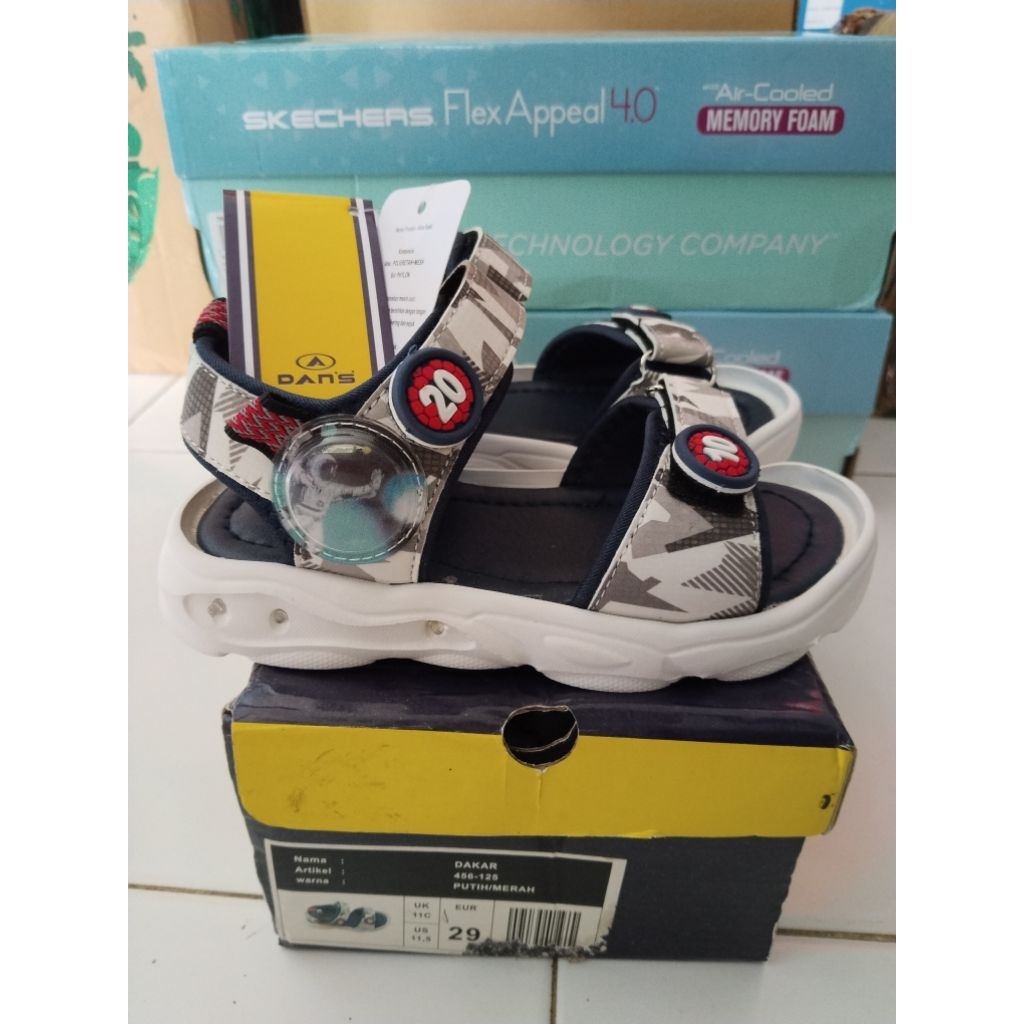 Sendal sepatu/Sendal Gunung Anak/kids, DANS LED nyala size 29 & 30