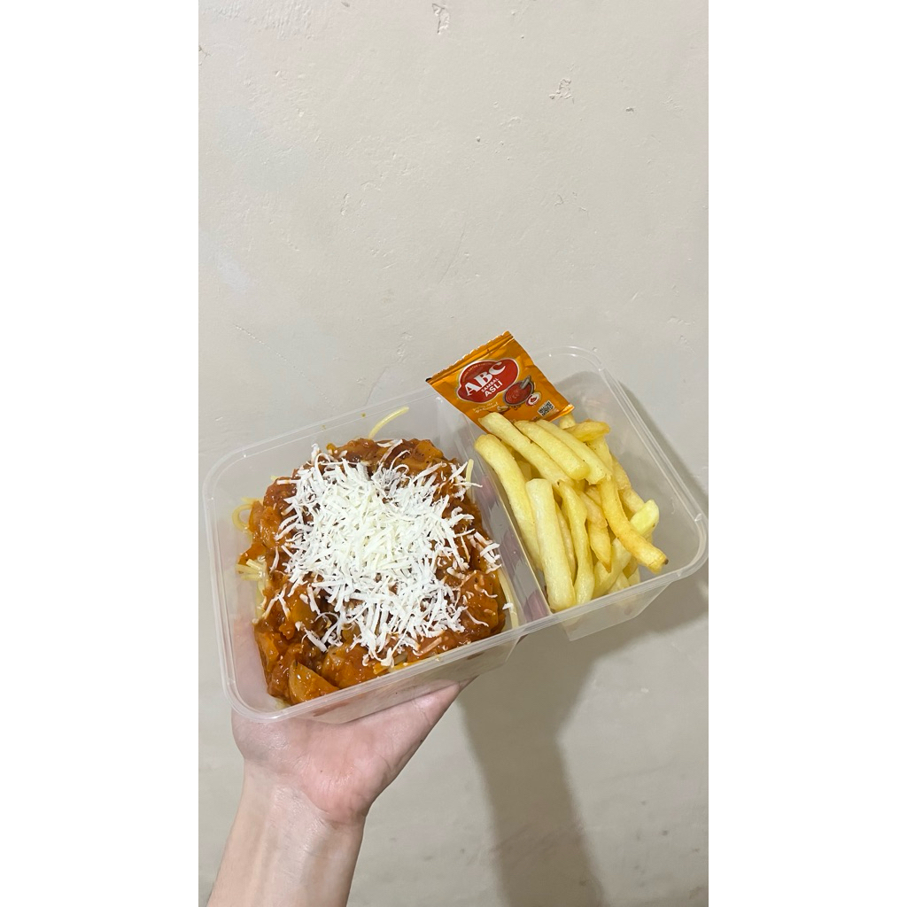

spaghetti bolognase dengan tambahan kentang
