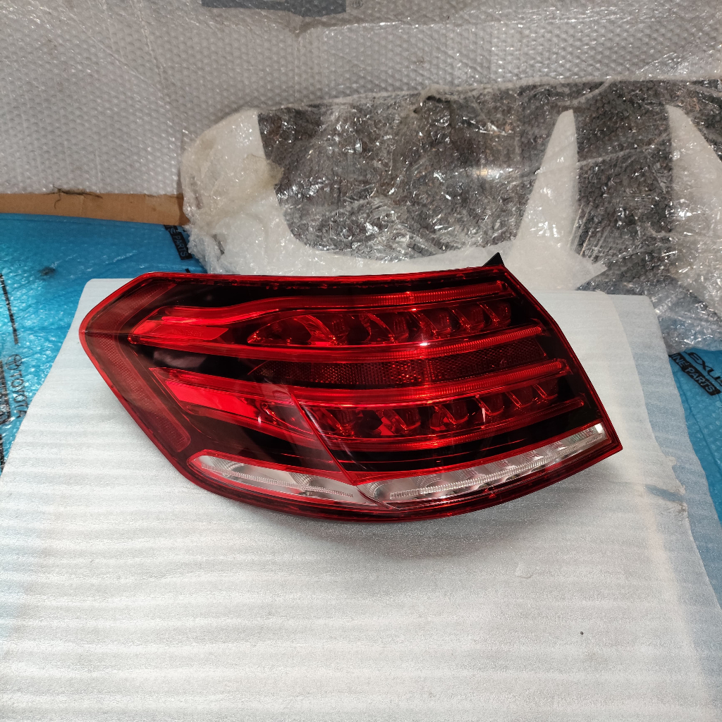 Stoplamp Lampu Belakang Mobil Mercedes Benz W212 Mercy W-212 E Class Original