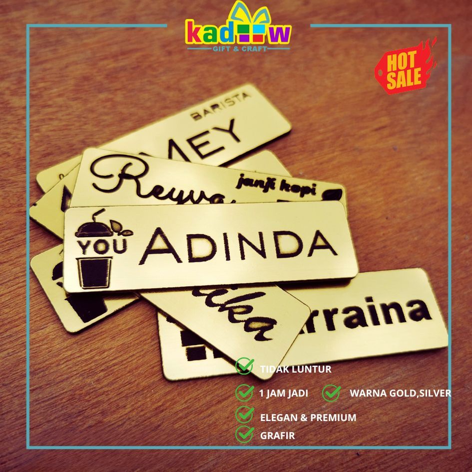 

Nama Dada Grafir Custom 1 Jam Jadi | Nametag Gold Silver Elegan | Magnet / Peniti | Name Tag Premium