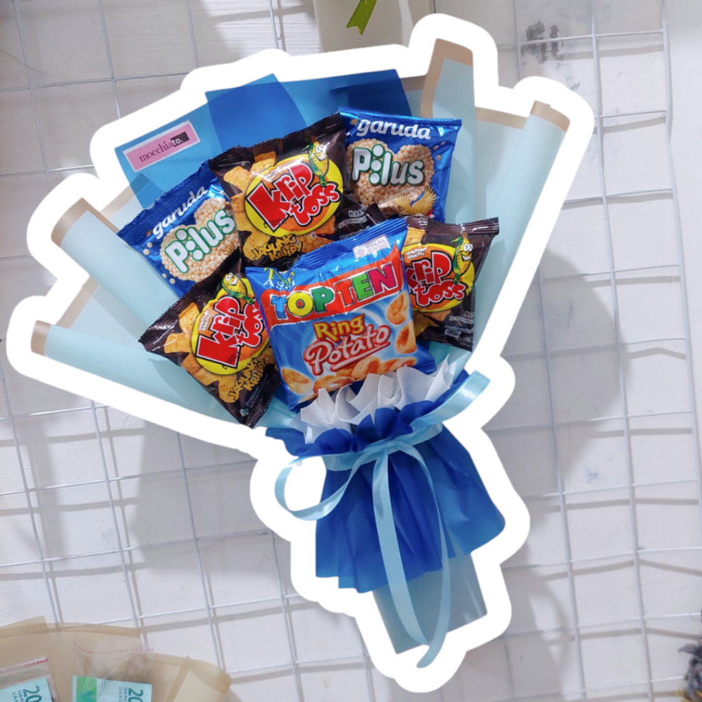 

Buket Jajan Isi 6 Bouquet Snack Ulang Tahun Wisuda Anniversary Kelulusan by Mocchiato