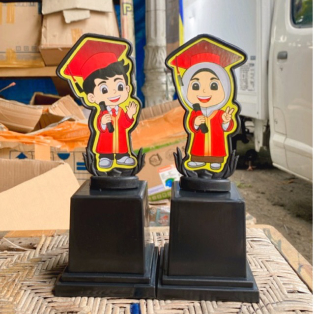 

vendel wisuda - piala wisuda - asesoris wisudah - paud