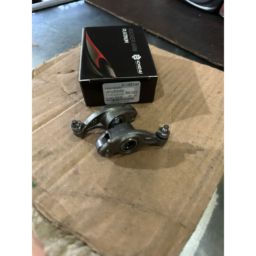 PELATUK KLEP ROCKER ARM VARIO 125 OLD NEW VARIO 150 OLD NEW KODE KZR