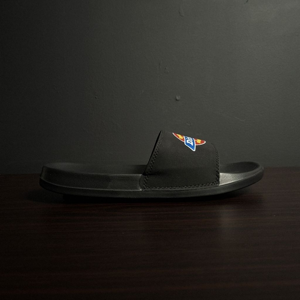 Sandal Slop Pria Wanita Sandal Slide Sandal Distro Sandal CASUAL Kekenian Trendy FLEKSIBEL Anti Slip