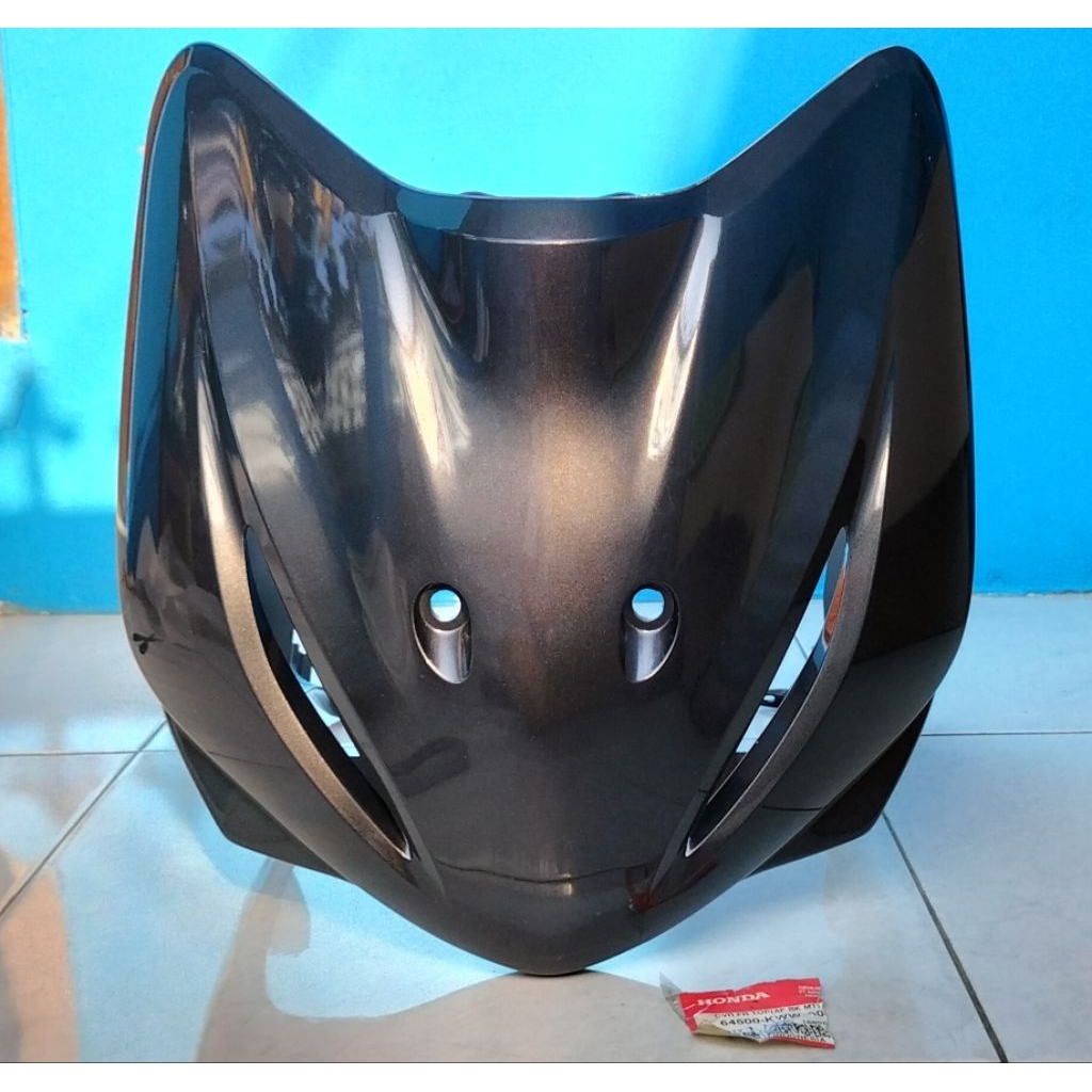 64500-KWW-A00AFB Cover panel dada depan Honda Revo 110  karbu  warna Abu2 metalik ORI AHM