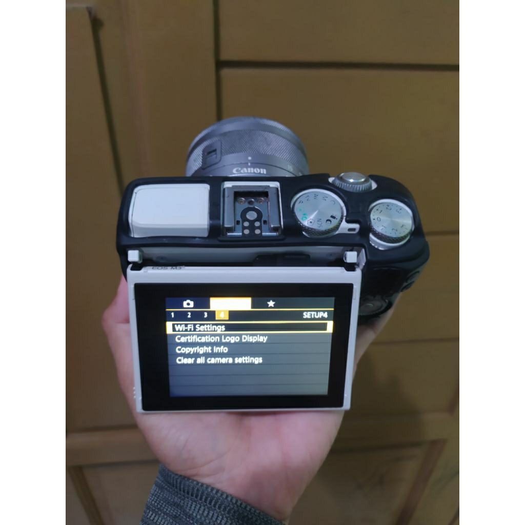 Kamera Mirrorless Canon M3 tinggal pakai