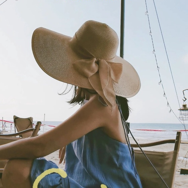 Topi Pantai Wanita Pelindung UV Topi Bisa diLipat Tebel Dan Lebar Bahan Jerami Premium