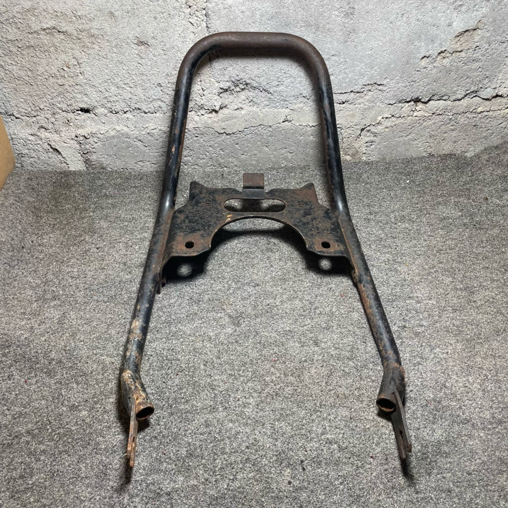 begel behel planger pegangan jok belakang yamaha rx king master kobra original