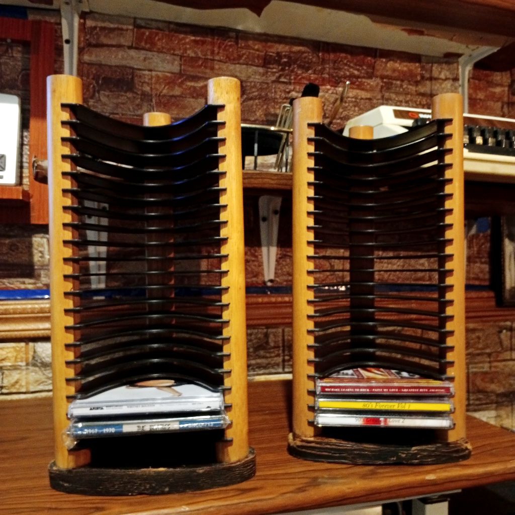 Rak CD Kayu Vintage Sepasang