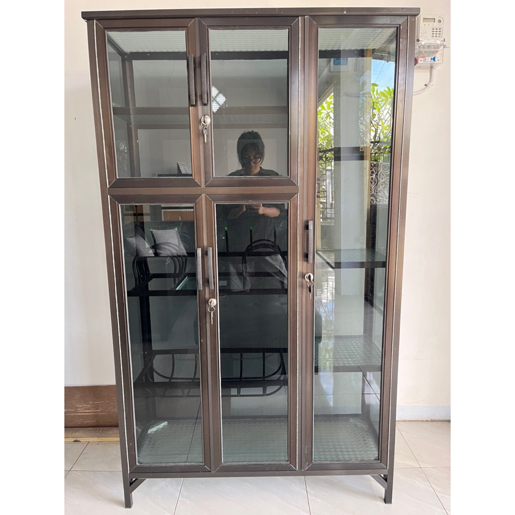 RAK LEMARI PIRING ALUMINIUM FULL KACA