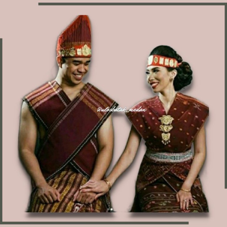 KODE Y85I Pakaian Adat Batak Dewasa Ragihotang Sadum Merah Hitam Maroon Dari Kain Ulos Batak