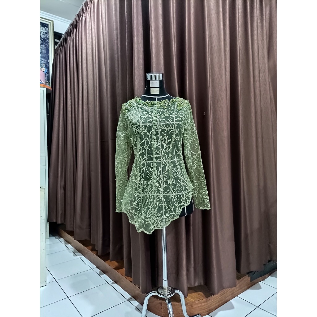 Kebaya Brukat Hijau Muda