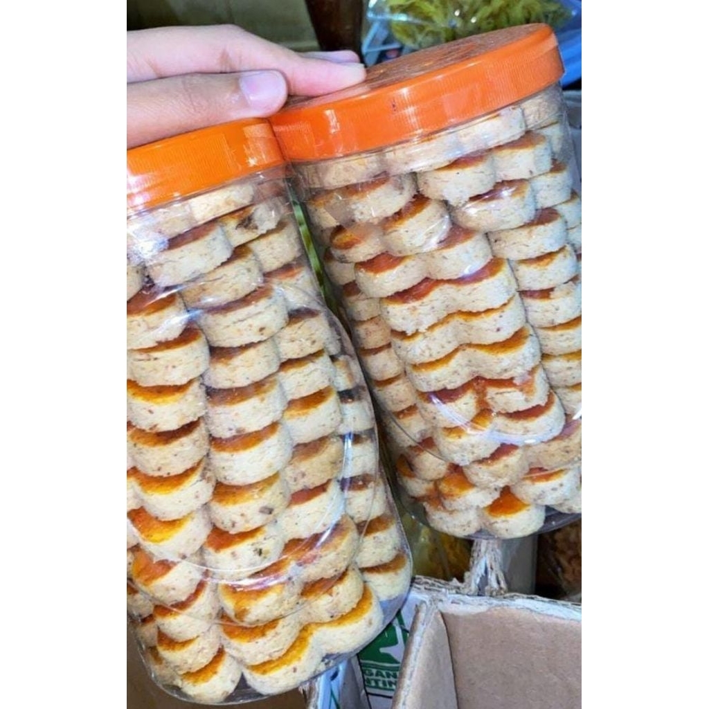 

Kue kacang toples