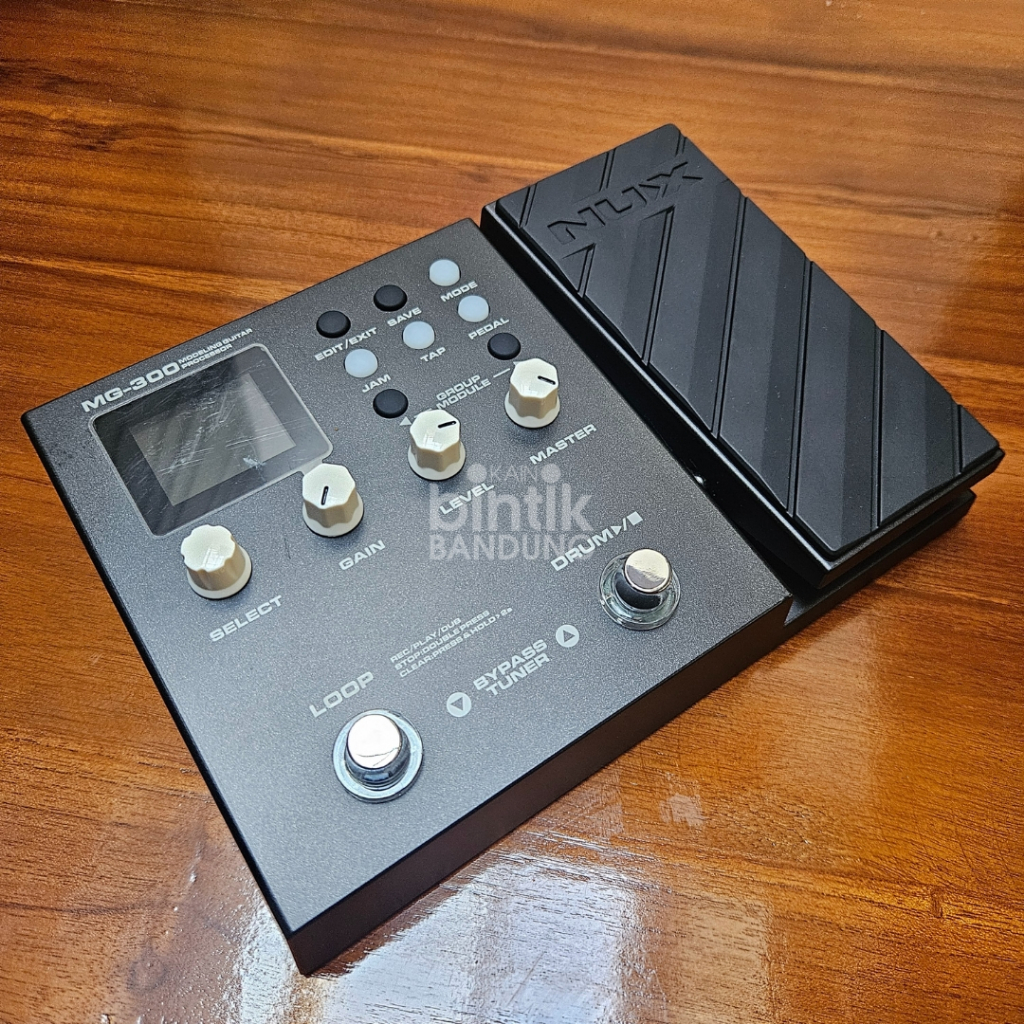Efek Gitar Effect Guitar Nux MG300 Seken Second Full Set Mulus Like New