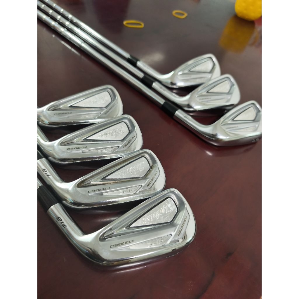 Irons Titleist AP2 716