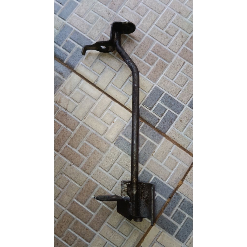 Breket sayap bawah supra x 125 helm in ori copotan