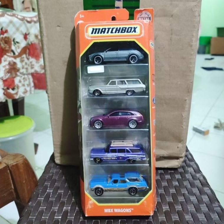 Matchbox 5 Pack MBX Wagons Audi RS 6 Avant Ford Fairlane 59 Chevy Wagon diecast