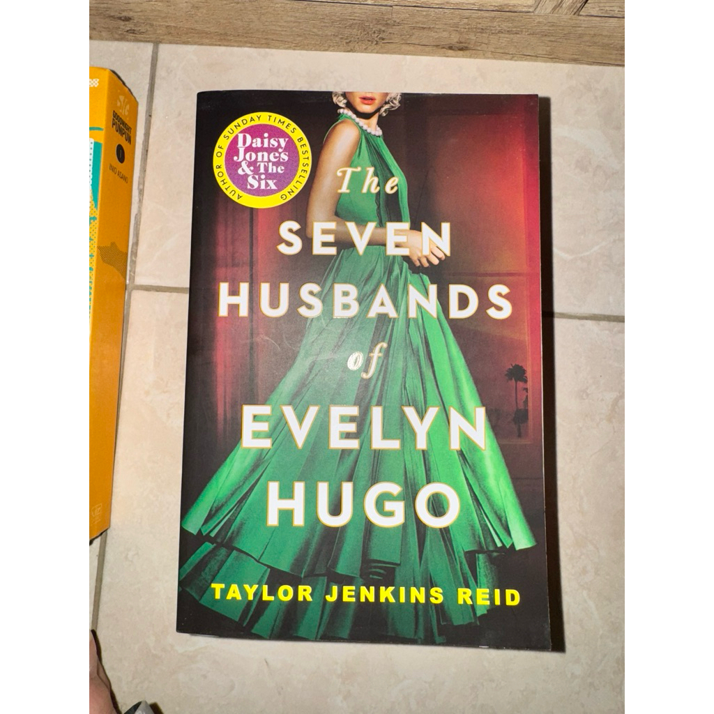 The Seven Husband of Evelyn Hugo preloved like new