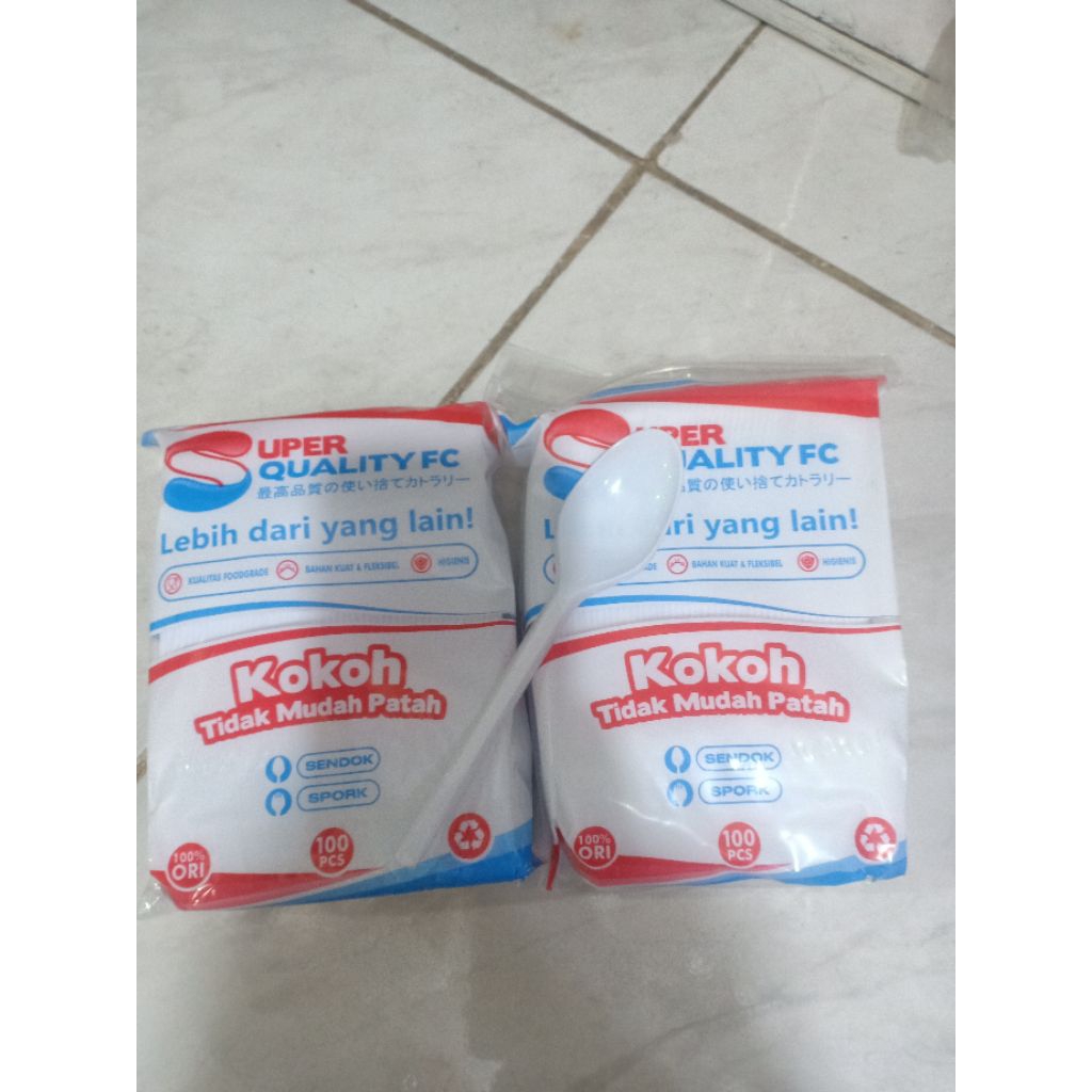 SENDOK PLASTIK PUTIH SUSU / SENDOK MAKAN PLASTIK / SENDOK KATERING ISI 100 PCS
