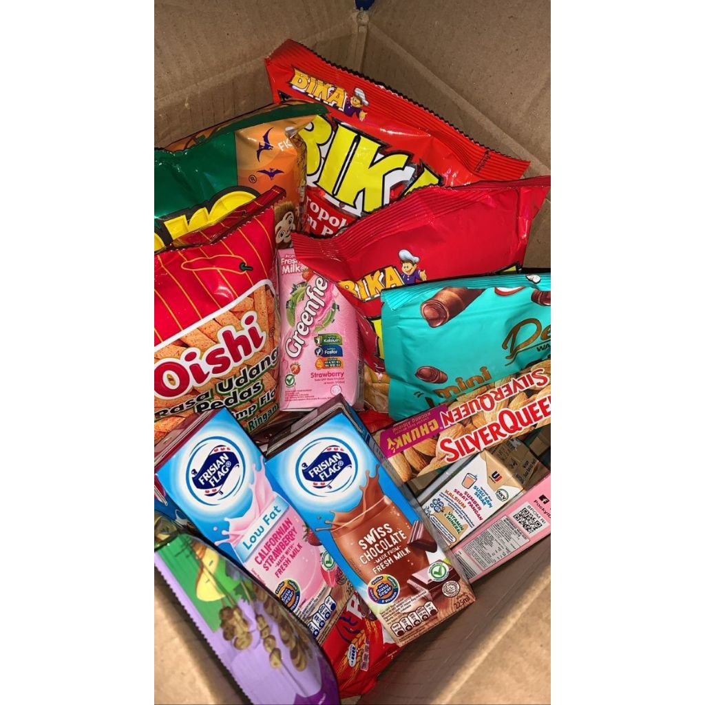 

Hampers Cemilan Dengan Kartu Ucapan