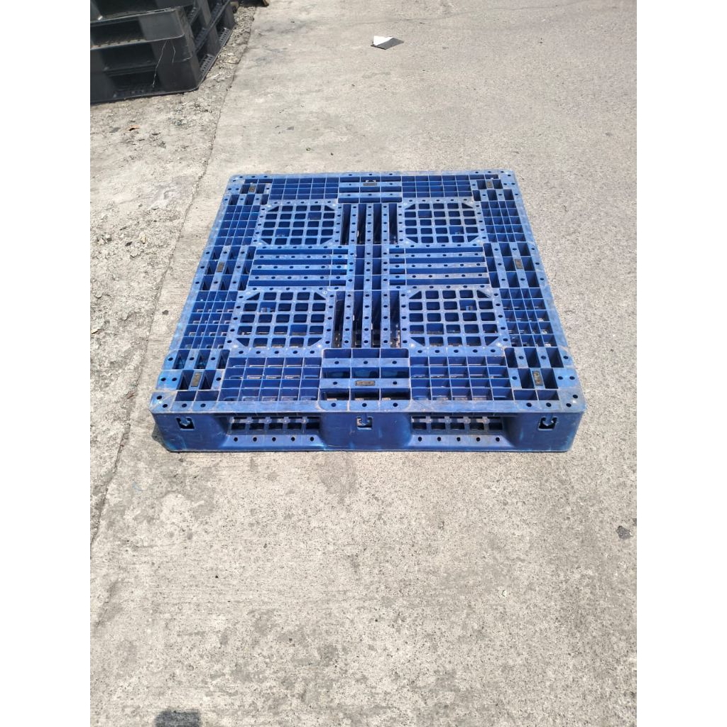 

pallet plastik warna-warni ukuran 110x100x15