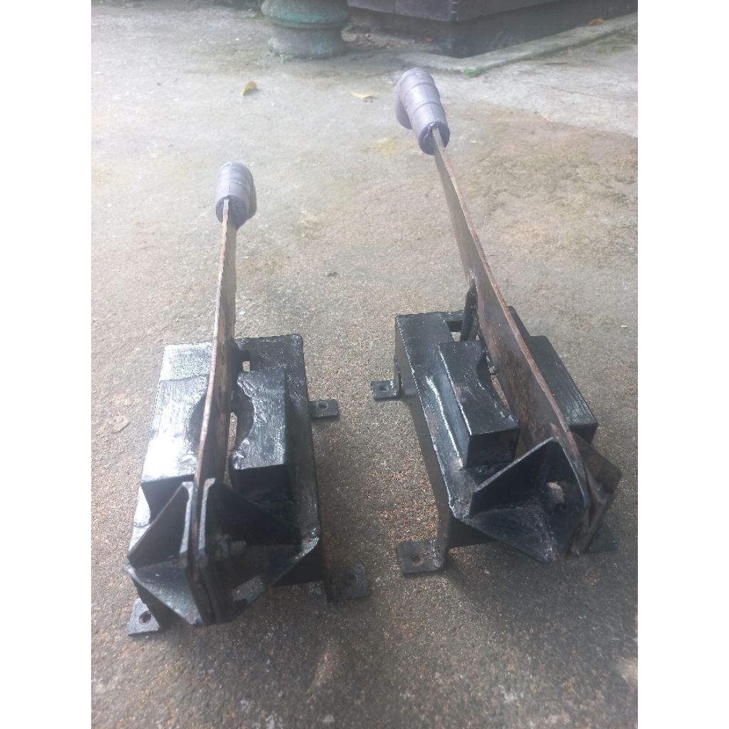 Alat belah / pembelah buah pinang