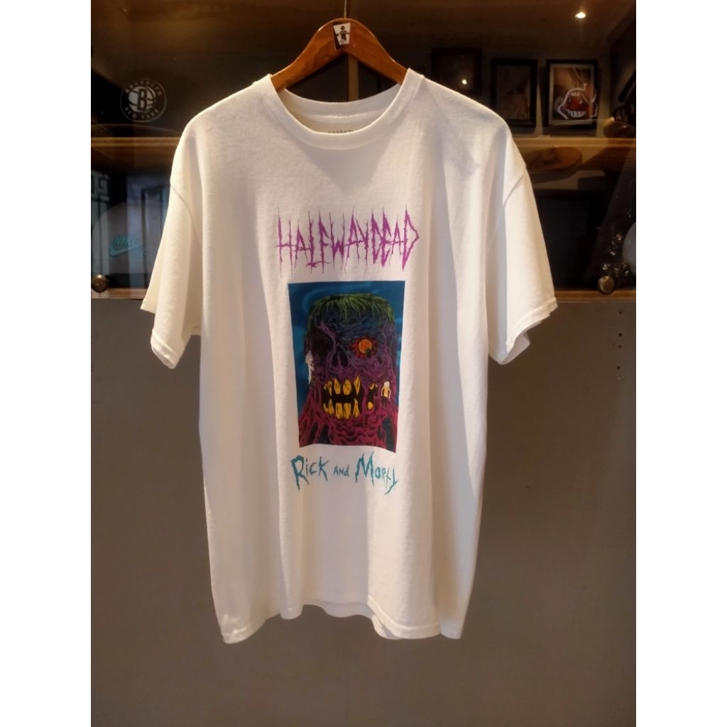 T-shirt Halfway Dead x Rick And Morty