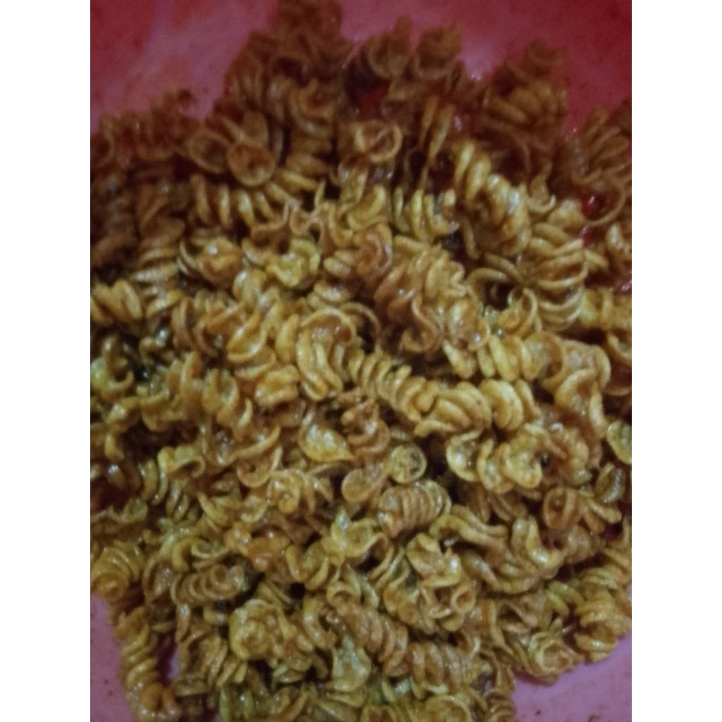 

Makaroni sepiral rasa pedas gurih daun jeruk 250gr