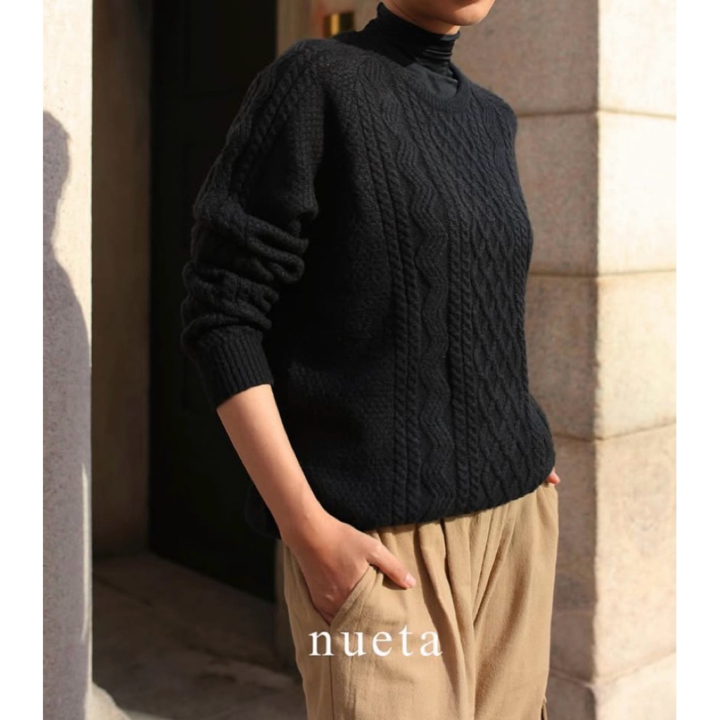 Preloved - Nueta Cable Sweater warna Black Size S/M