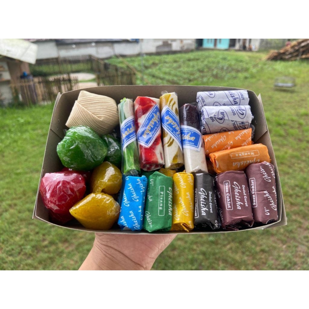 

Dodol Garut Original 250 Gram – Camilan Tradisional Khas Jawa Barat.