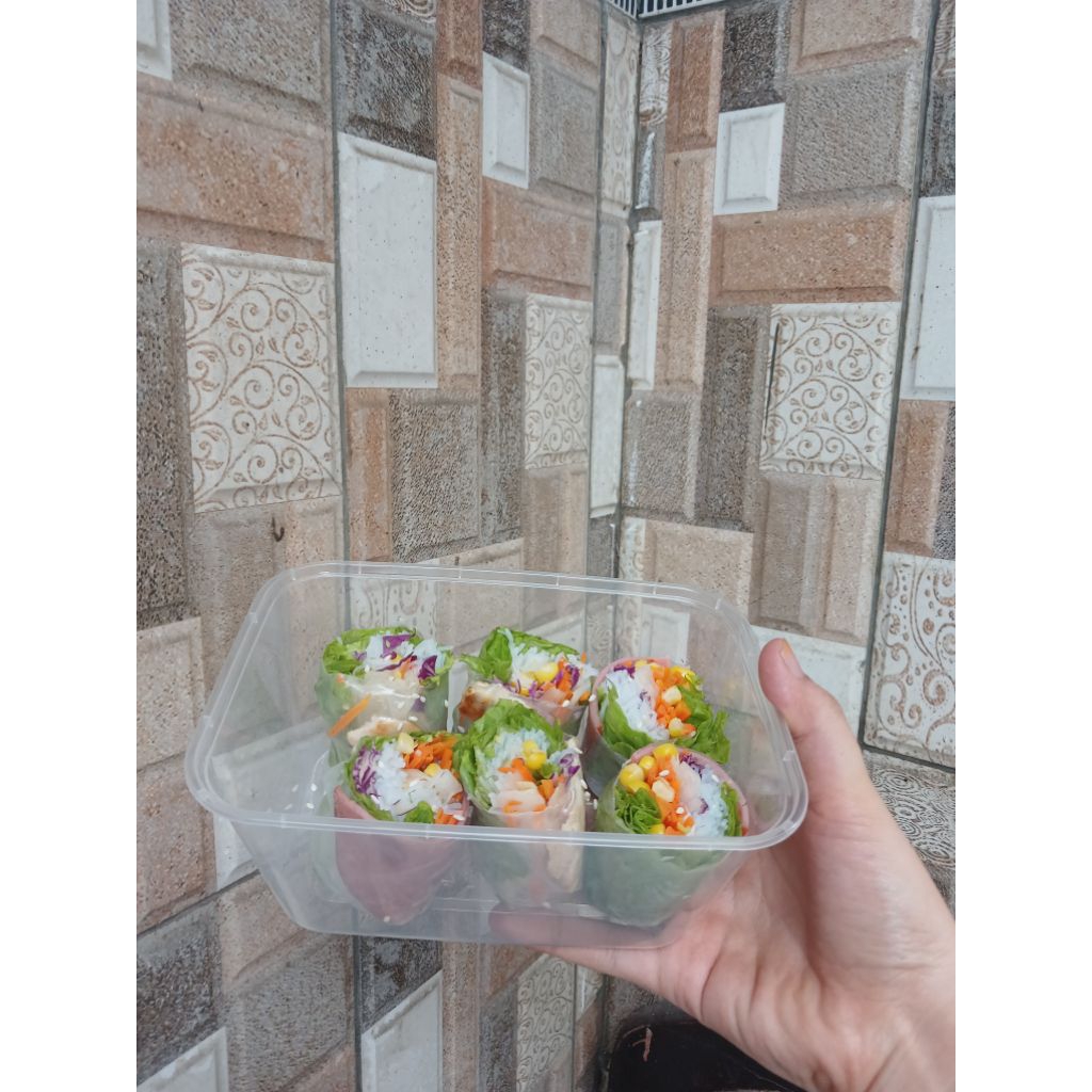 

Salad Roll by yummyfreshsby_