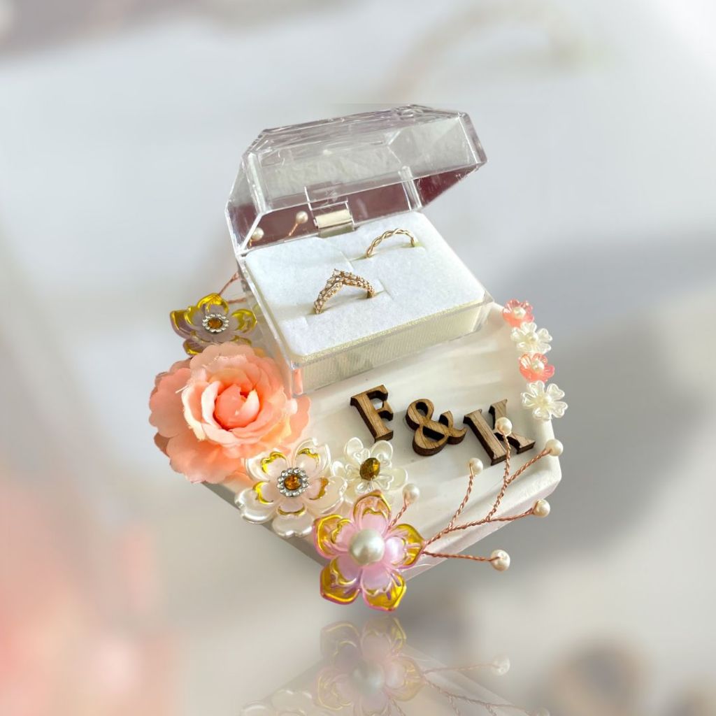 

Kotak Cincin Custom/Kotak Cincin Lamaran/Kotak Cincin Tunangan/Ring Box Custom/ Ring Box Akrilik