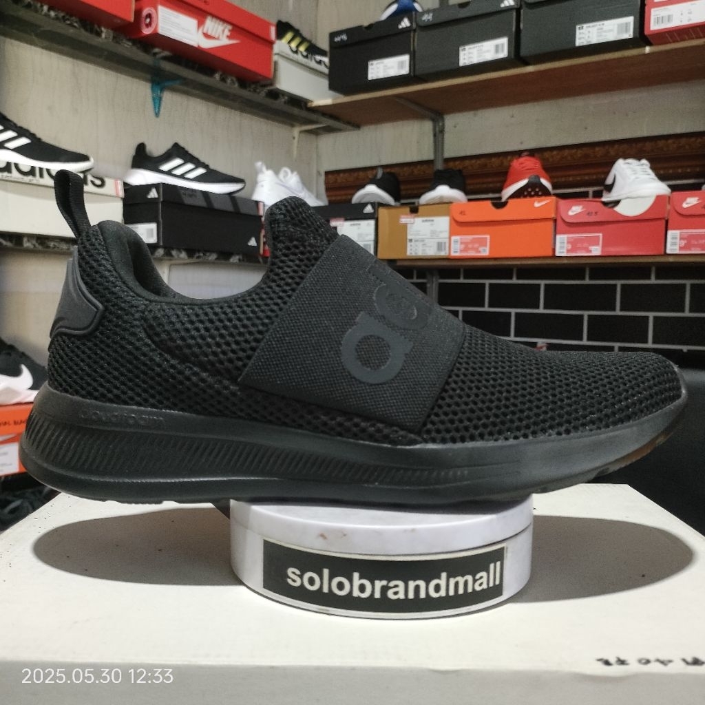 SEPATU SLIP ON ADDS LITE RACER ADAPT 4.0 FULLBLACK_size 44/ H04296