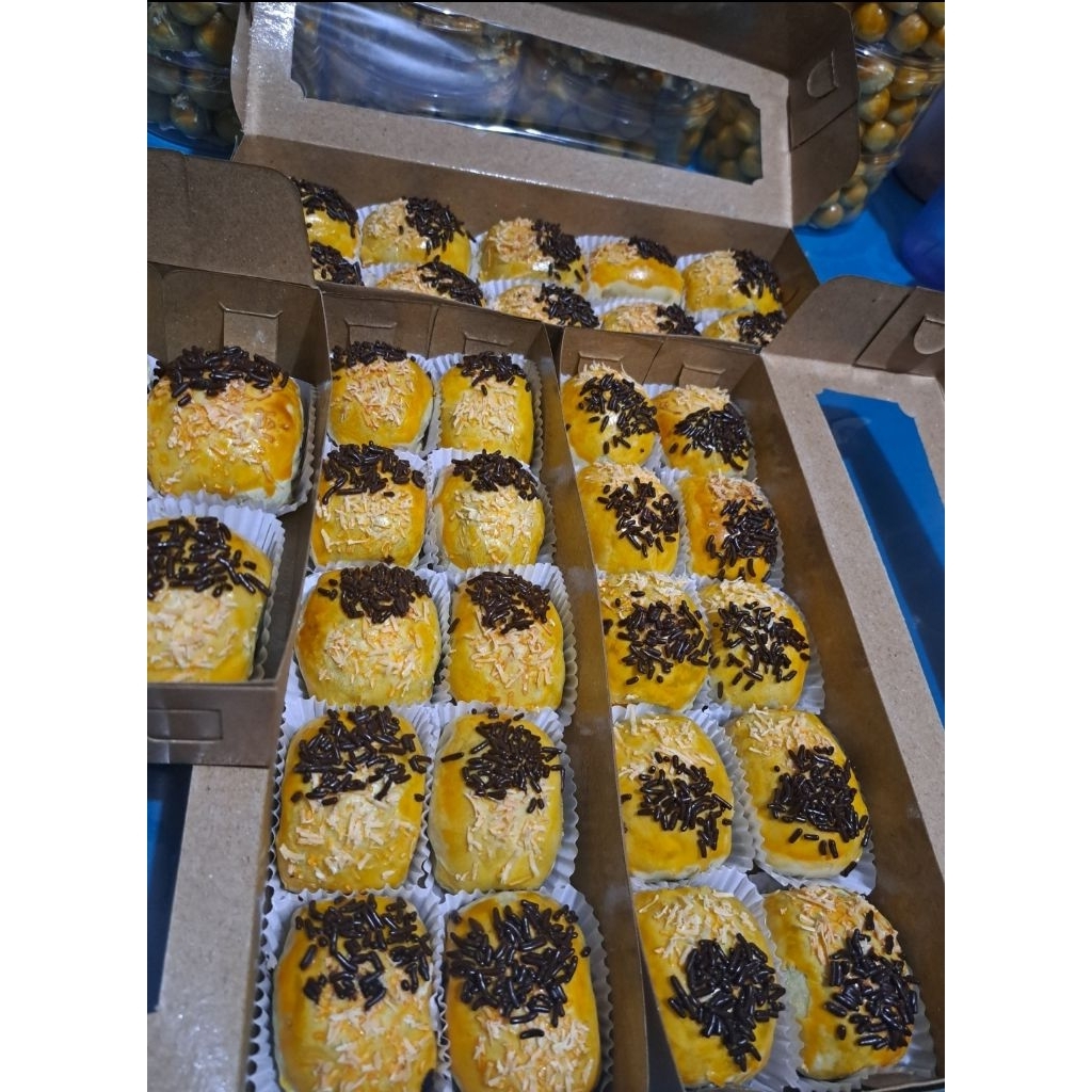 

Bolen Pisang Coklat Keju isi 10pcs