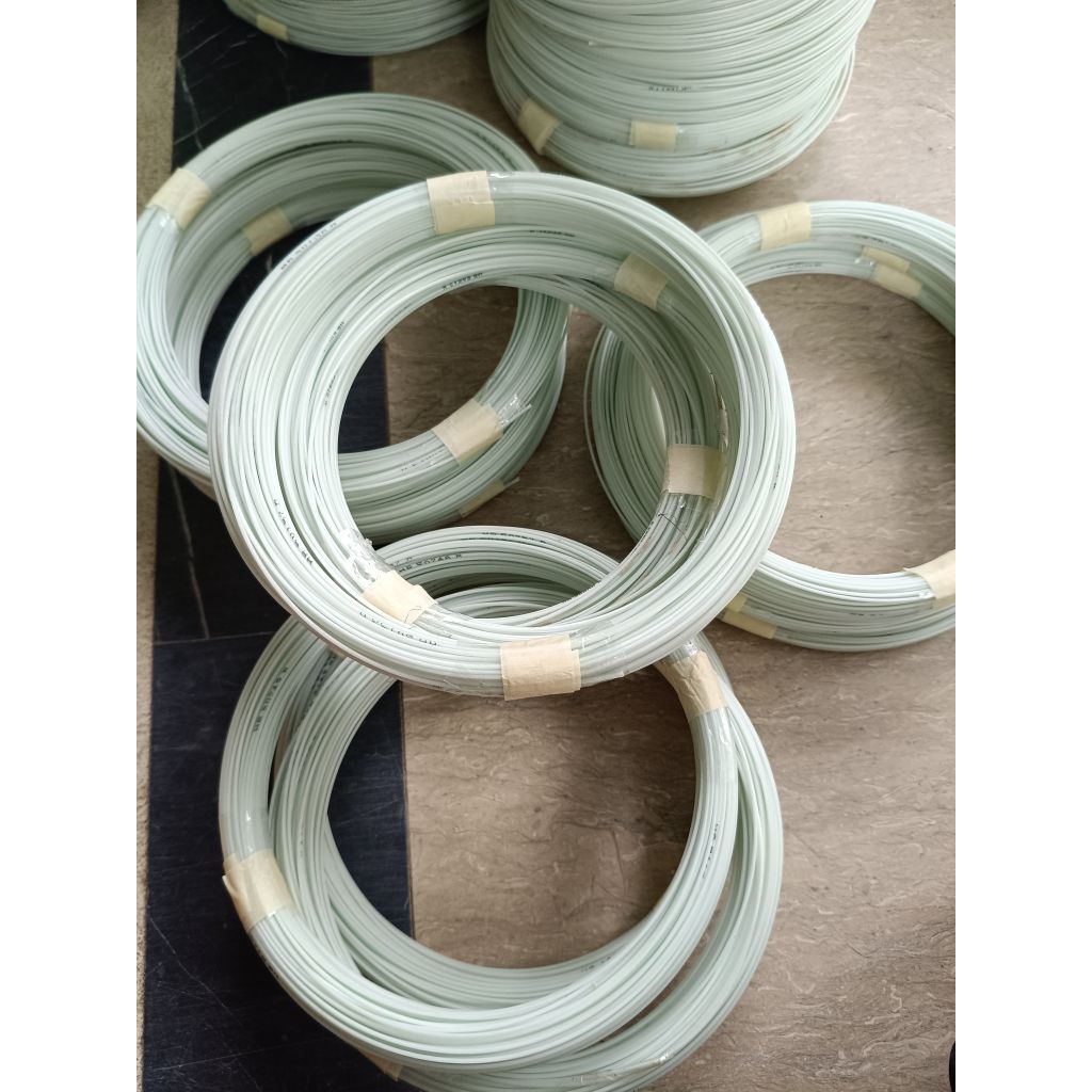 Ruji fiber putih susu cocok untuk layangan dan ruji sangkar