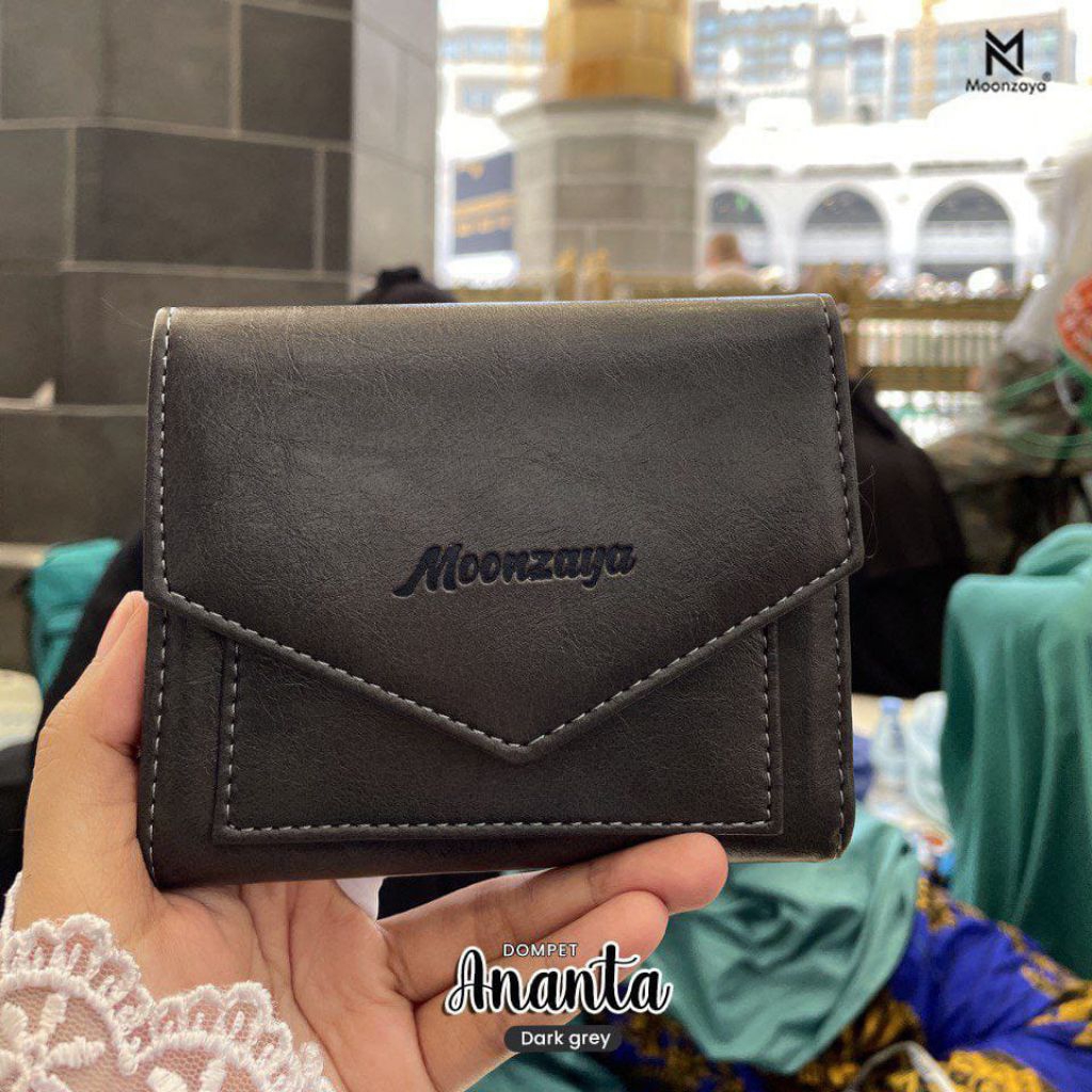 Dompet Moonzaya