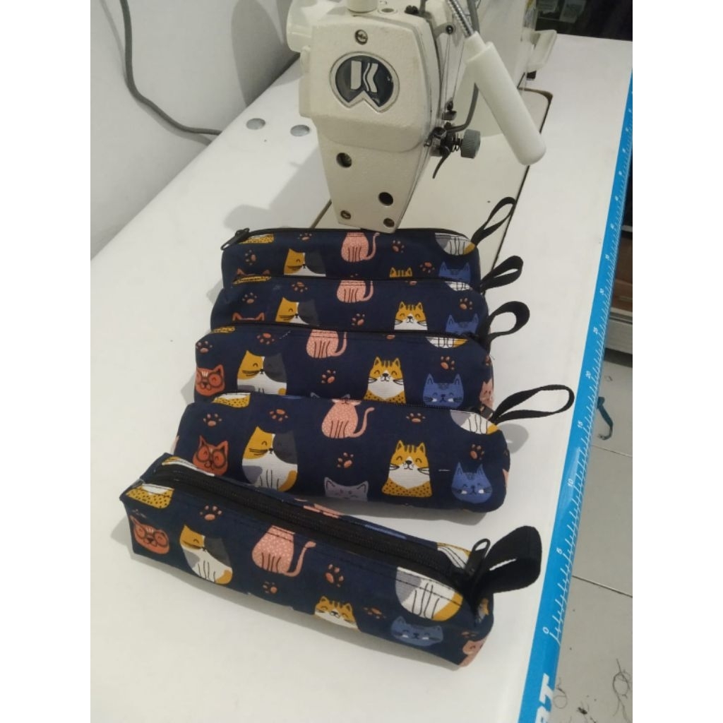 

Wadah Pensil Kain Canvas Motif Hewan
