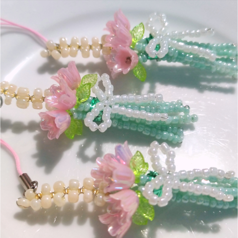 ganci bunga tulip manik manik