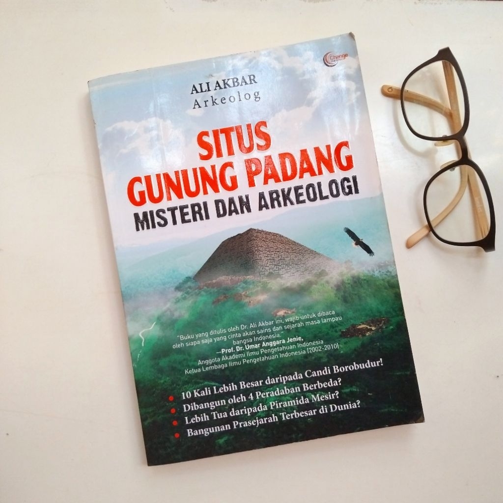 Buku sejarah arkeologi Situs Gunung Padang - Misteri dan Arkeologi - Dr. Ali Akbar, SS., MHum. seken