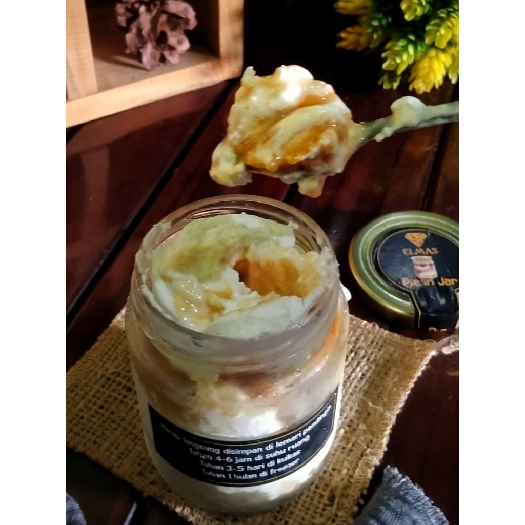 

DESSERT PISANG KARAMEL PIE IN JAR