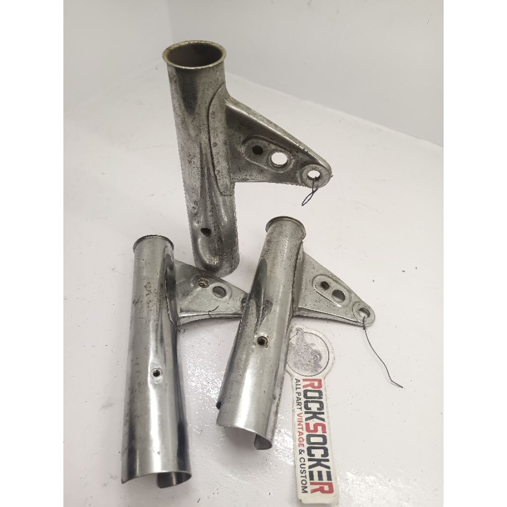 kupingan lampu honda cb125 cg125 KANAN dudukan lampu depan honda cb125 cg125