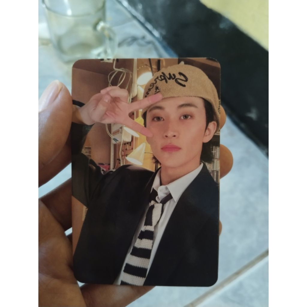photocard official Mark ISTJ Introvert