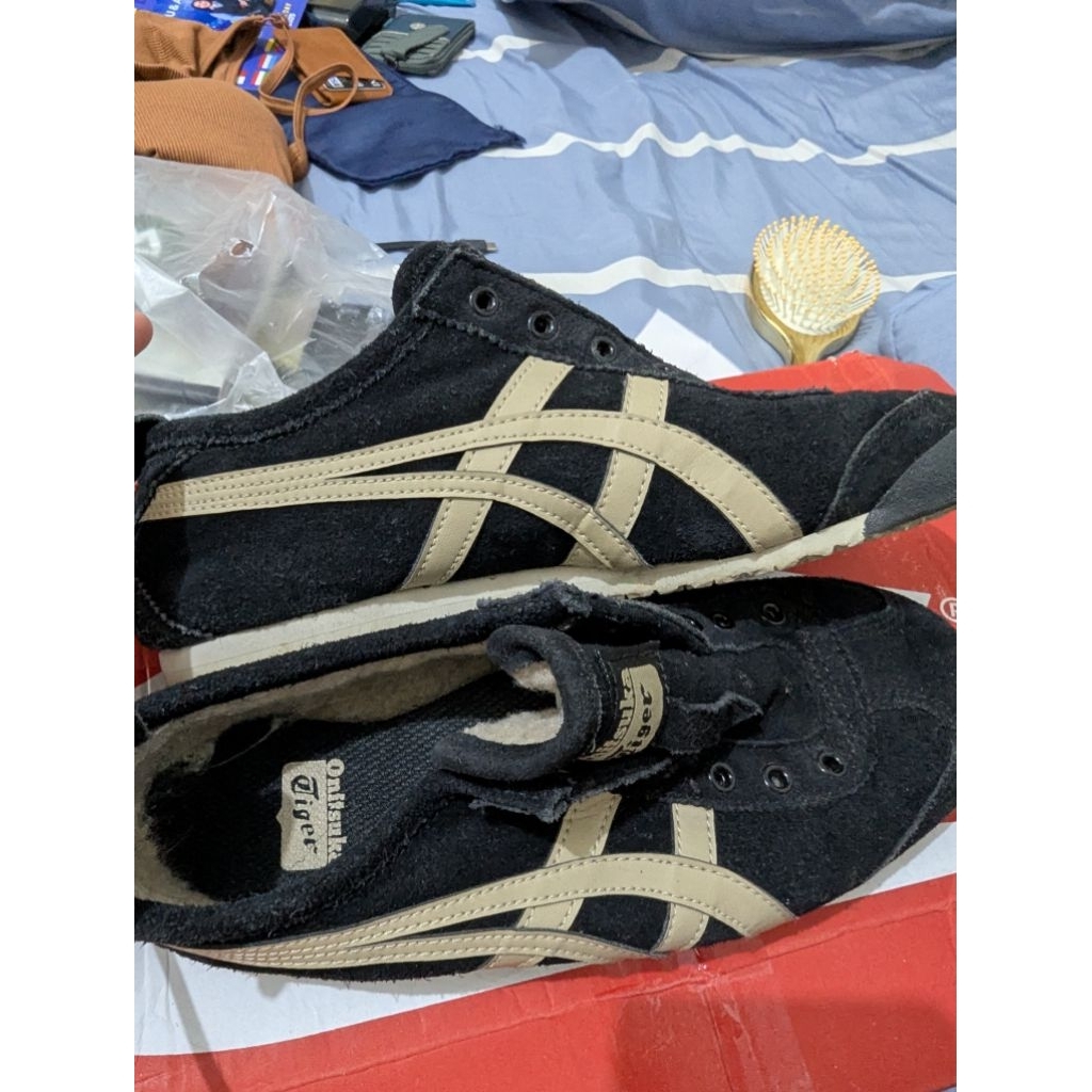 Onitsuka slip on